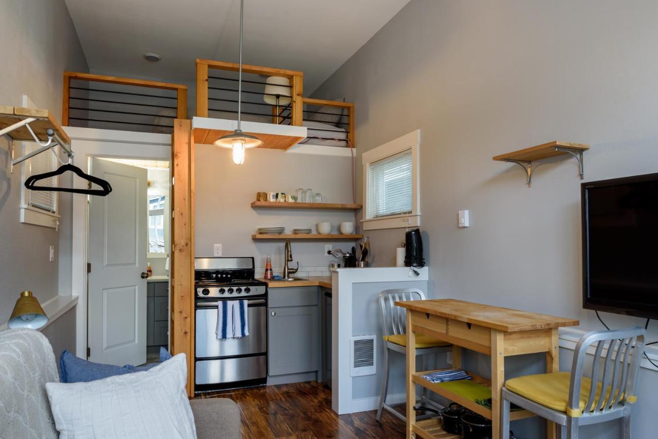Tiny House By Kabino Mini Modern Tiny Home Heart Of Green Lake Pet Friendly Wifi Loft Up Ladder Plus Sleeper Sofa Seattle Luaran gambar