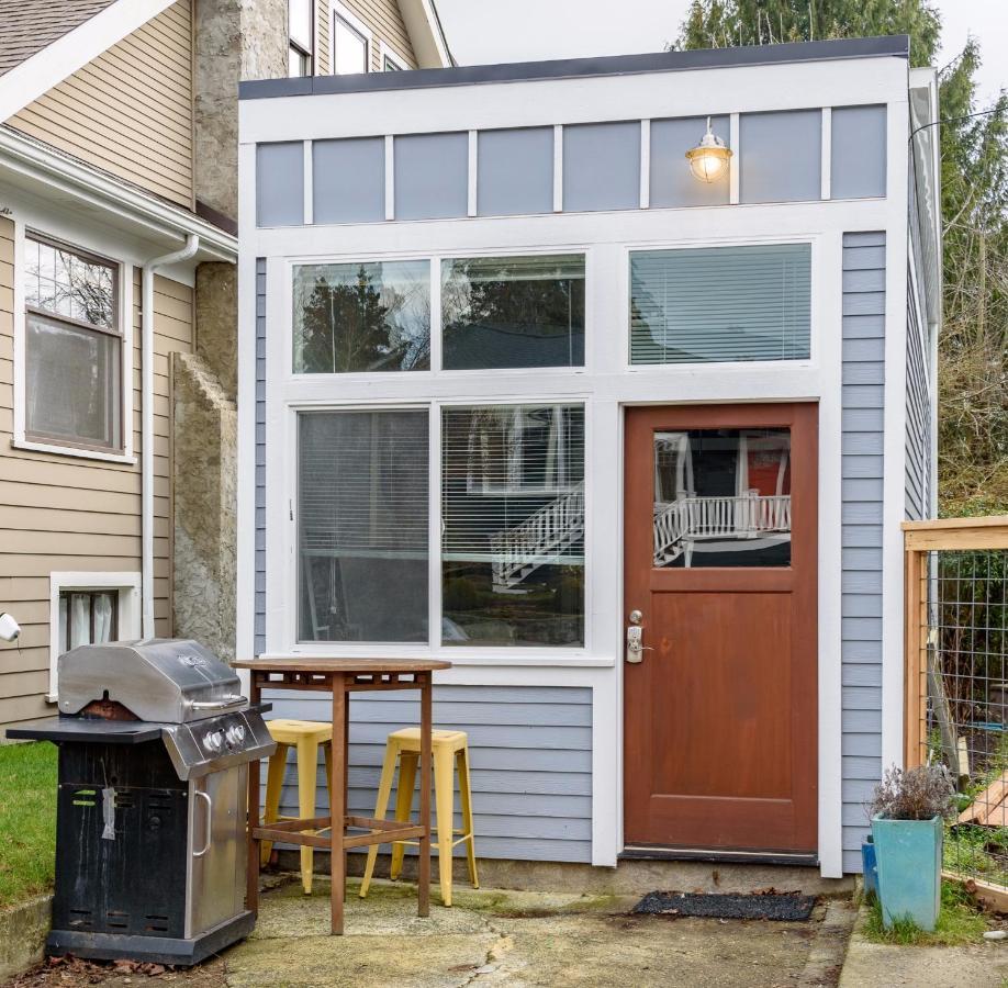 Tiny House By Kabino Mini Modern Tiny Home Heart Of Green Lake Pet Friendly Wifi Loft Up Ladder Plus Sleeper Sofa Seattle Luaran gambar